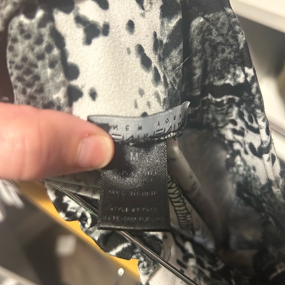 Printed pencil skirt medium with side tie - Picture 4 of 4